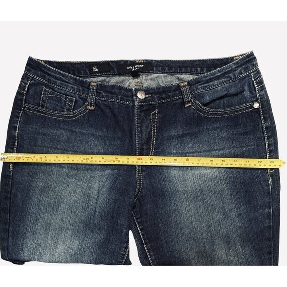 NINE WEST Jeans Missy Sz. 16 Average Dark Blue Embellished Embroidered Flared - Picture 12 of 16